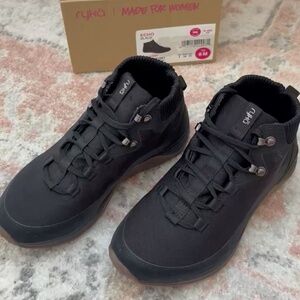 Ryka Echo Lace Up Outdoor Bootie Size 8, Like New, in Box